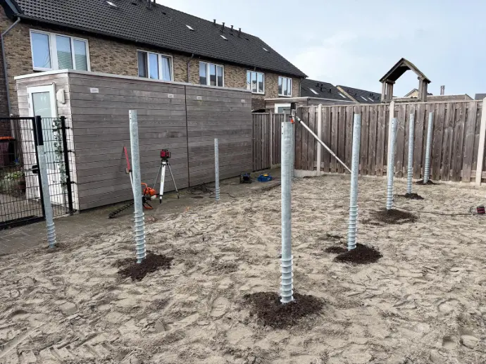 Voorbeeld schroeffundering